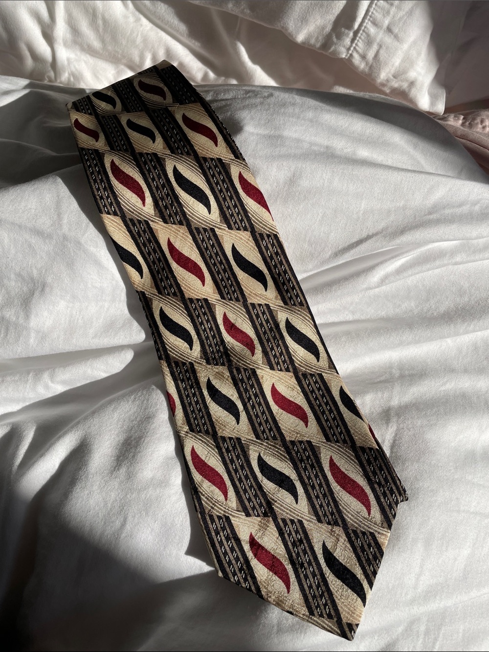 Conte Di Milano Men's Cream Patterned Tie with Red & Black Accents